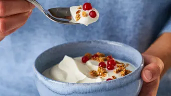 Skyr breakfast bowls