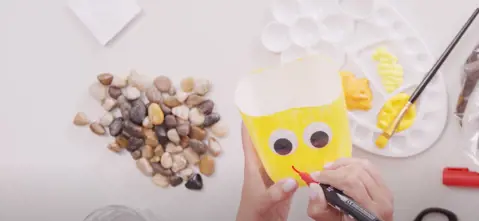 How to make a bee friendly planter with Arla B.O.B